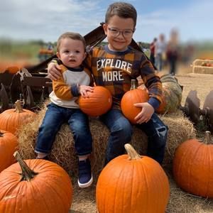 Meet your Posher, Dania